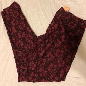 American Eagle Red Floral Lace Leggings